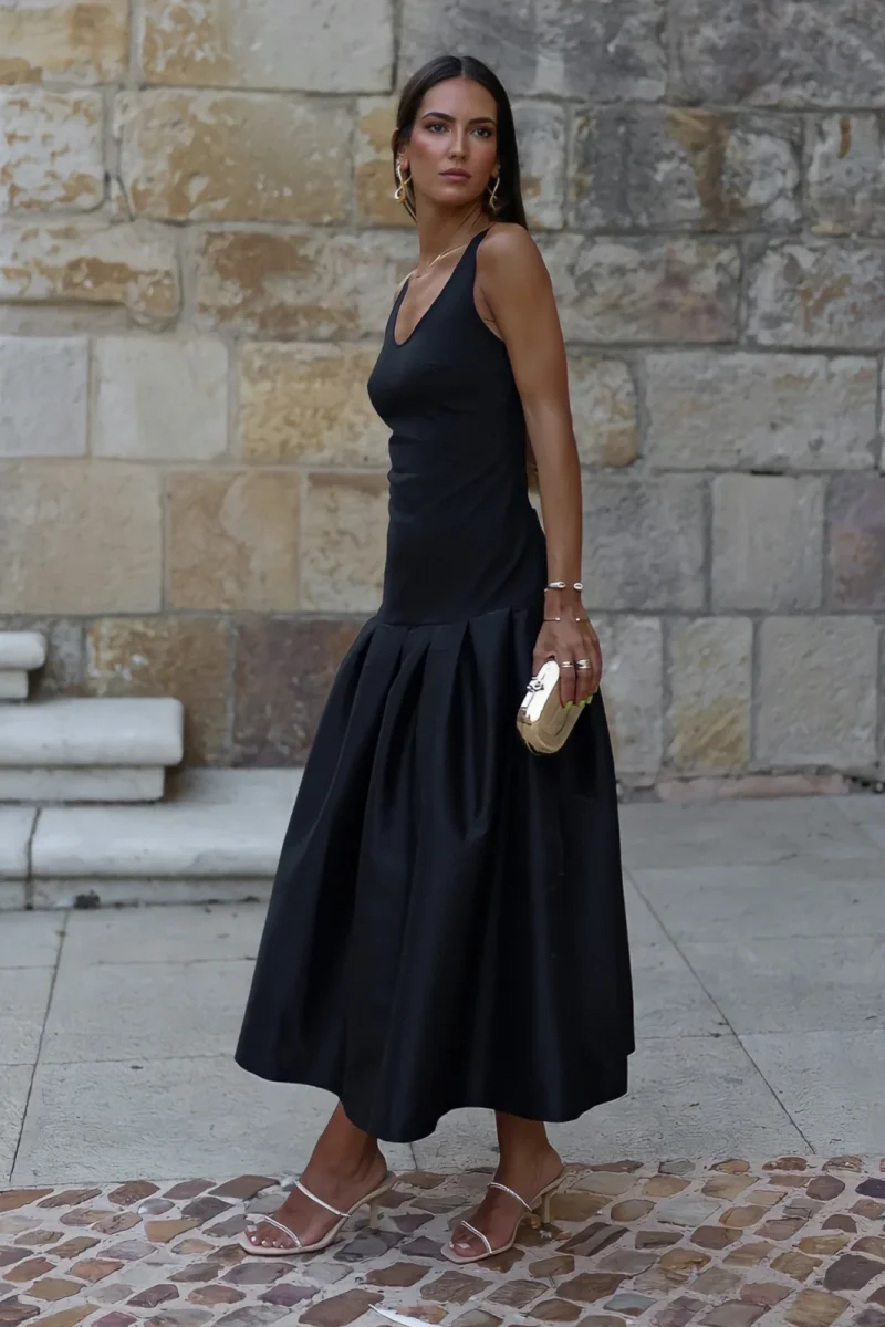 VESTIDO PRETO COM PREGAS NA SAIA - Image 7