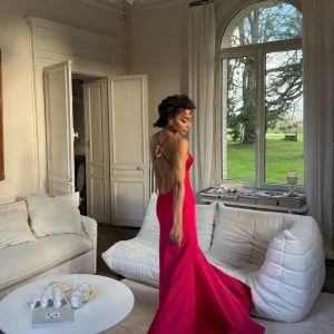 VESTIDO LONGO MAGENTA VIVO ACETINADO